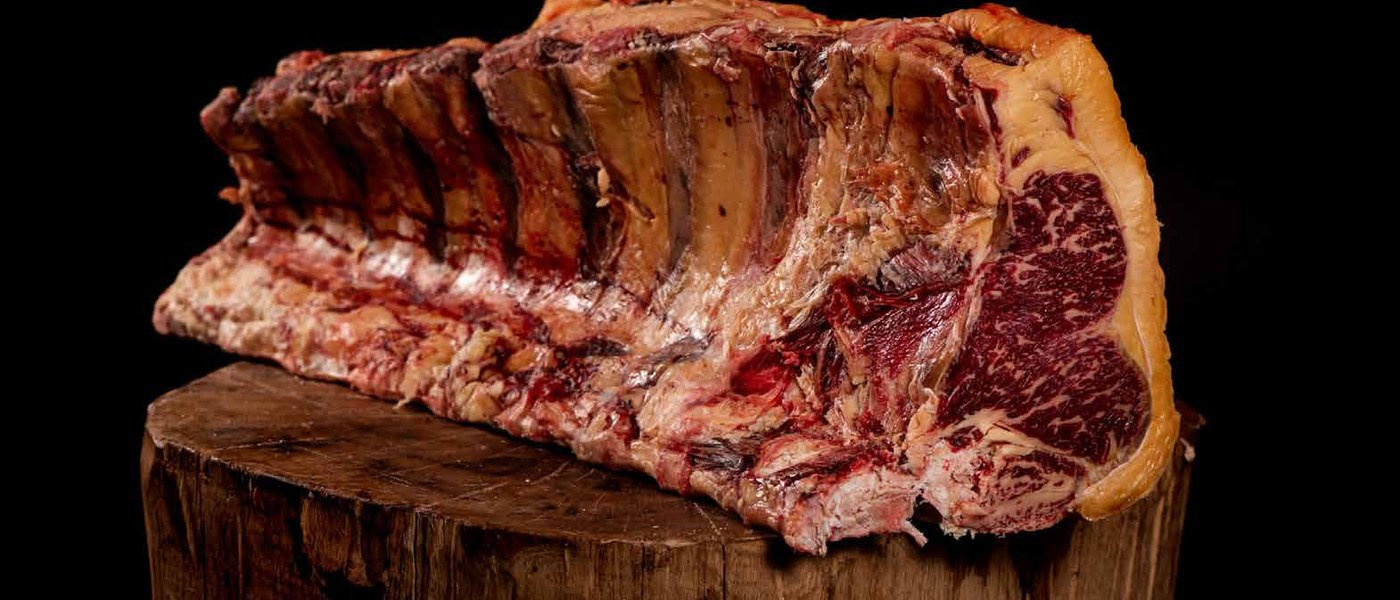 Matured bone-in beef rib joint
